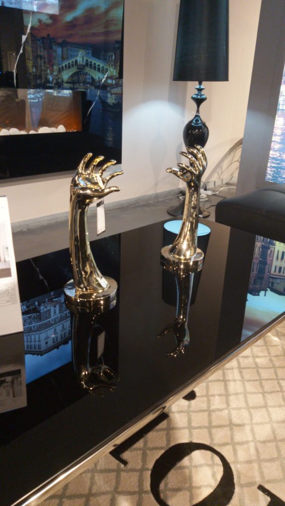 אקססוריז לשולחן - זוג ידיים מכסף